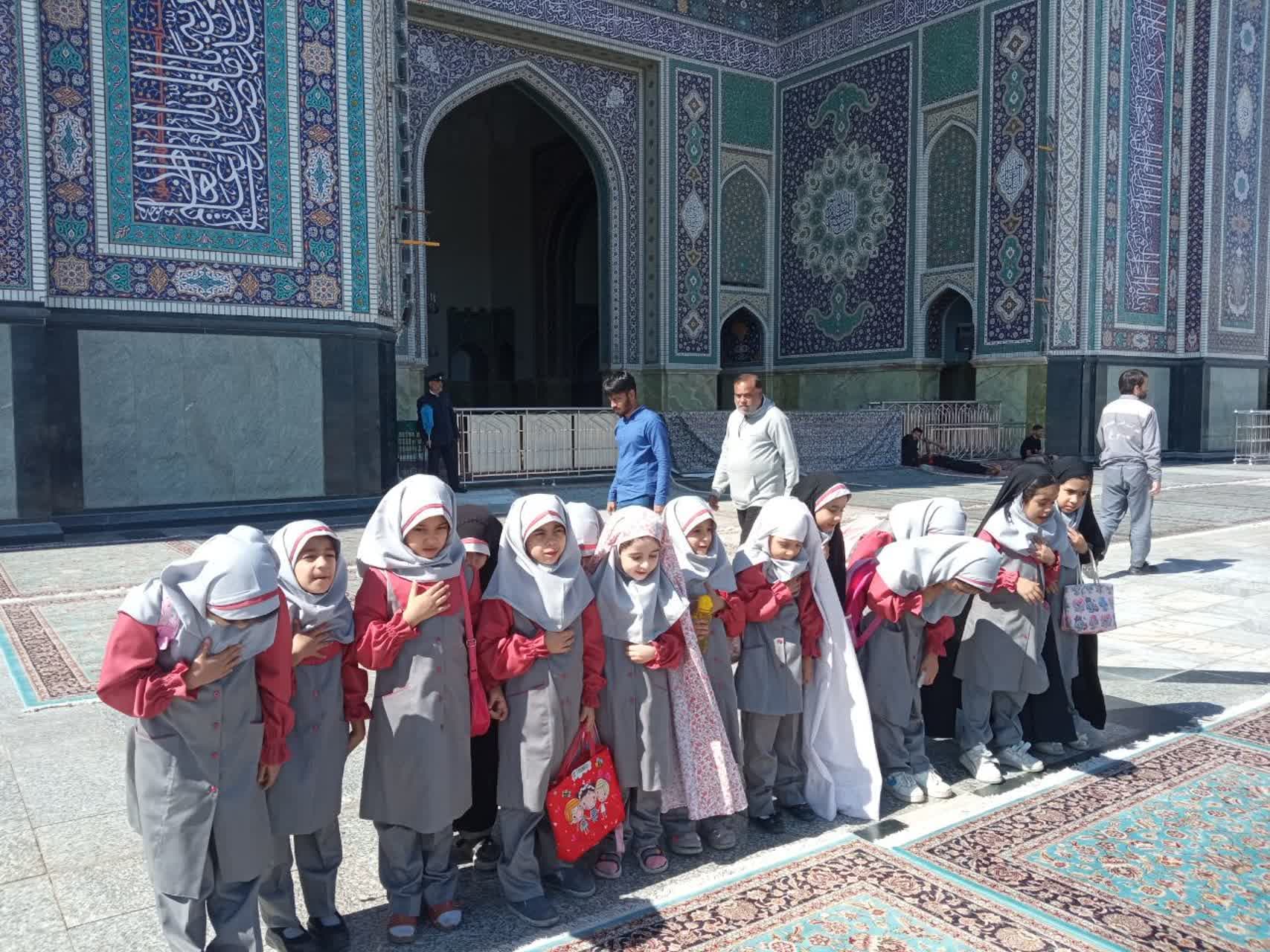 پیش دبستانی و دبستان دخترانه غیر دولتی نور بصیرت دوره اول و دوم